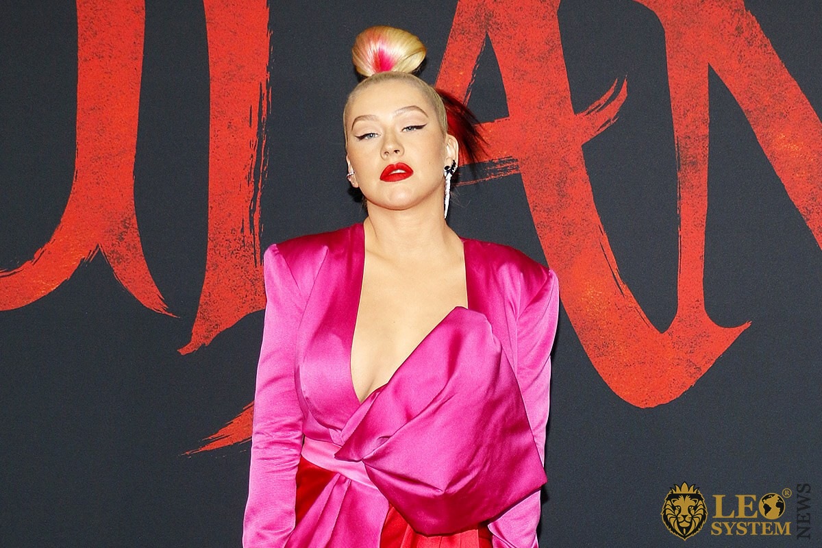 Christina Aguilera at the World Premiere of Disney's «Mulan», Dolby Theatre in Hollywood, Los Angeles