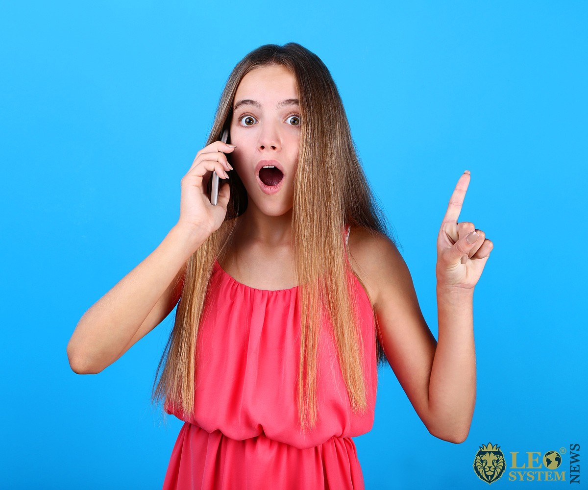 Image of anxious girl with phone
